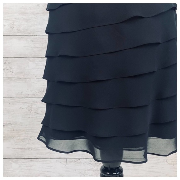 **TAKING DOWN** White House Black Market Big Flower Waterfall Dress - Picture 5 of 10